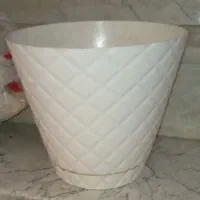 گلدان پلاستیکی