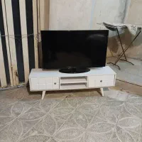 تلوزیون و میز تلوزیون