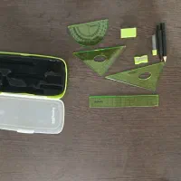 پک گونیا ، نقاله، خط‌کش و پرگار
