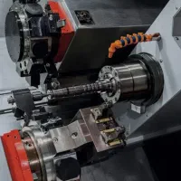 اپراتور تراشcnc کنترل فانوک مسلط به برنامه نویسی