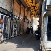 مغازه تجاری ب حدود ۱۱متر قسمت فروش پوشاک