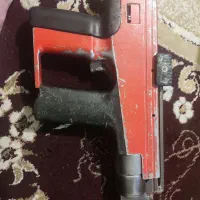 میخکوب آهنی تمیز