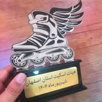 حک و برش لیزر جعبه تندیس استند تابلو ماکت