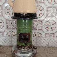 چراغ والور نفتی قدیمی و کتری لعابی