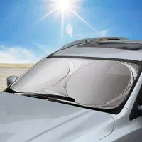 عینکی جلو شیشه