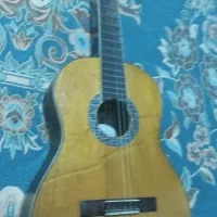 گیتار دست ساز اسم مارک گذاشتم