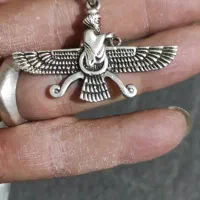 پلاک گردنی عقیق و فروهر