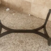 میز تحریر و میز جلوی مبل که شیشه نداره