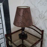 آباژور همراه با میز