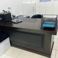 فروش ویترین و میز مدیریتی