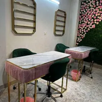 اجاره‌میزناخن،تخت‌مژه،صندلی‌رنگ،کراتین‌درپیروزی|اجارهٔ دفتر کار، اتاق اداری، مطب|تهران, چهارصد دستگاه|دیوار