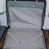 چمدان|کیف، کفش، کمربند|شیراز, مبعث|دیوار