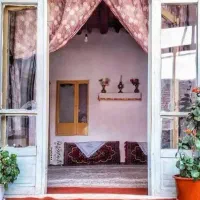 به دنبال یادگیری سه تار هستم