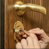کلیدسازی‌‌ و بازگشایی انواع درب (شبانه‌روزی)