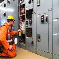 خدمات برق صنعتی و ساختمانی