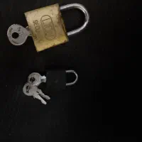قفل قدیمی