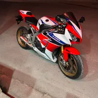 Cbr 1000 s spishiyal 2014|موتورسیکلت|تهران, بهارستان|دیوار