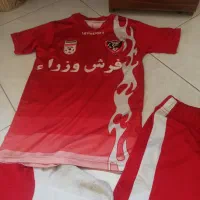 تیشرت و شلوارک و جوراب فوتبال 400هزار تومان