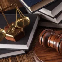 وکیل با حضور و همکاری قضات بازنشسته