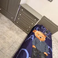 سرویس تخت نوزاد و کودک رو تخت باکس داره