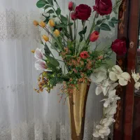 گل و گلدان