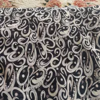 چادر رنگی دوخته شده