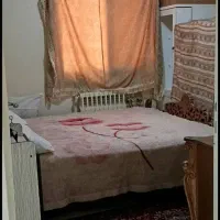 ۵۶متر طبقه دوم آسانسور و انباری اجاره دار/پلیس