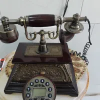 تلفن رو میزی