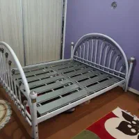 تخت دو نفره فلزی