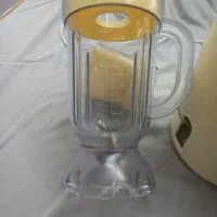 آبمیوه گیری  چاقو  کفگیر ملاقه  سطل آشغال