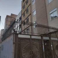 حفاظ و درب حیاط