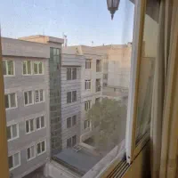 ۷۵ متری طبقه چهارم با آسانسور  و پارکینگ