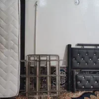 تخت فلزی
