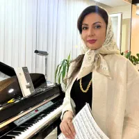 آموزش پیانو آنلاین/حضوری (مدرس خانم)