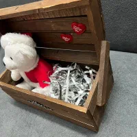 باکس چوبی همراه عروسک
