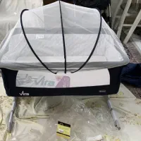 تخت کنار مادر