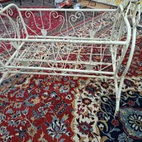 فروش میزغذاخوری ۴نفر یک عدد نرده ویک گهواره آهنی