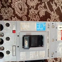 یک عدد بریکر۱۲۵آمپرSIEMENS و دو عددکنتاکتور ۴۰امپر