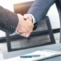 دستیار مدیرعامل و مدیرداخلی
