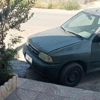 ماشین سالم و بدون رنگ به درب تعویضی داره