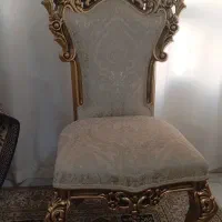 یک جفت مبل میزبان