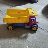 ماشین پلاستیکی بزرگ بچگانه
