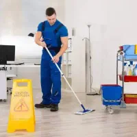 سرایدار زوج آقا و خانم