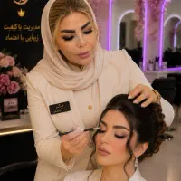 میکاپ کار حرفه ای هستم با بهترین متریال
