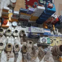 تعدادی قطعات ماشین سنگین