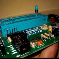 پروگرامر avr به همراه میکروکنترلر atmega 16 و ..