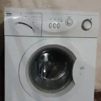 ماشین لباسشویی در حد نو تمیز