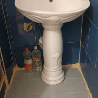 دو عدد روشویی حمام و سرویس بهداشتی