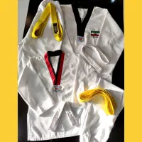 دو دست لباس تکواندو