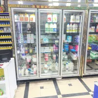 همکار در سوپر مارکت